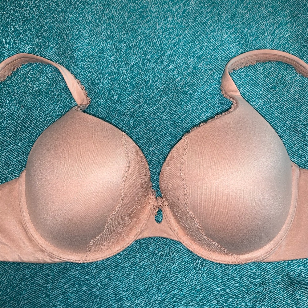 Body by Victoria’s Secret 32DD